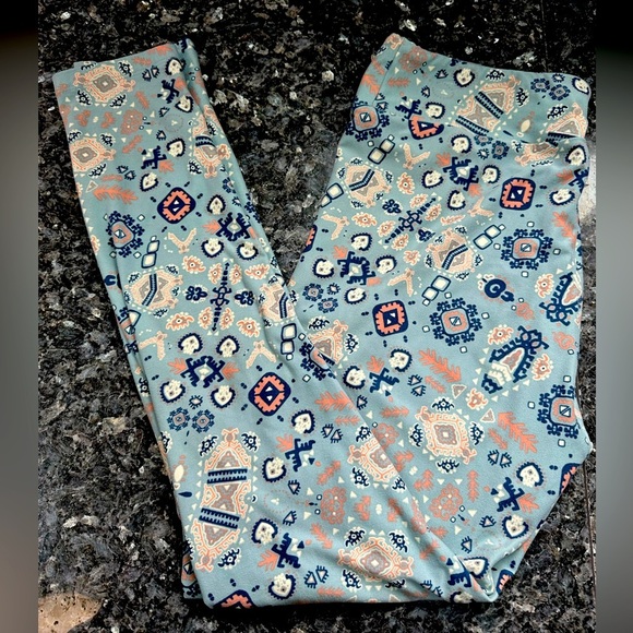 LuLaRoe Tall & Curvy TC Plus Size 1X Ice Blue Boho Aztec Southwestern Leggings - Picture 1 of 10